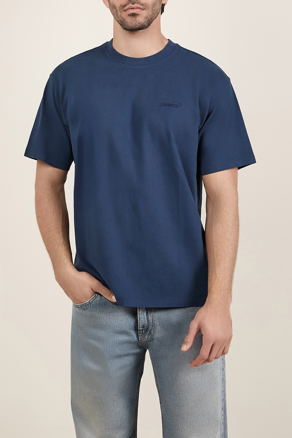 תמונת דוגמן קידמית של חולצת טי