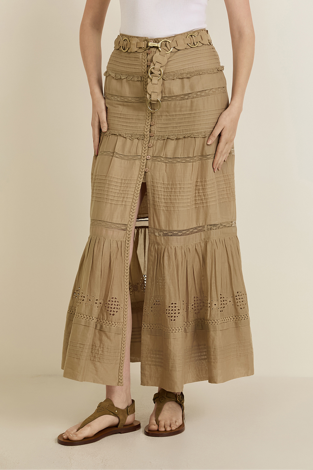 תמונת דוגמן קידמית של חצאית תחרה מקסי