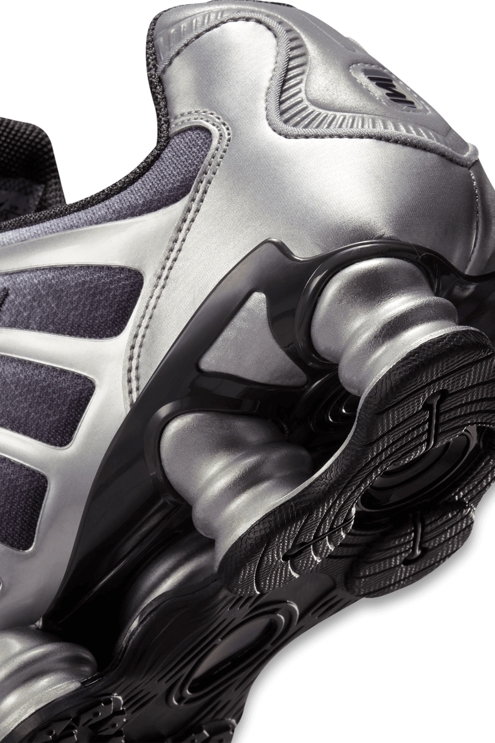 נעלי סניקרס שוקס