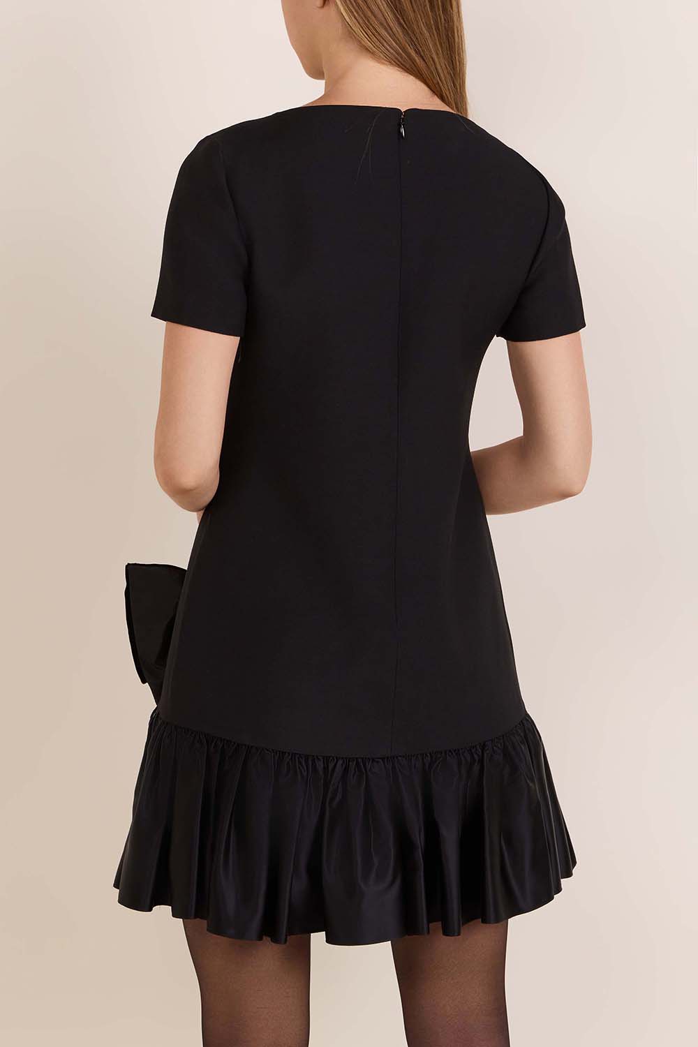 תמונת דוגמן אחורית של שמלת מיני מצמר ומשי