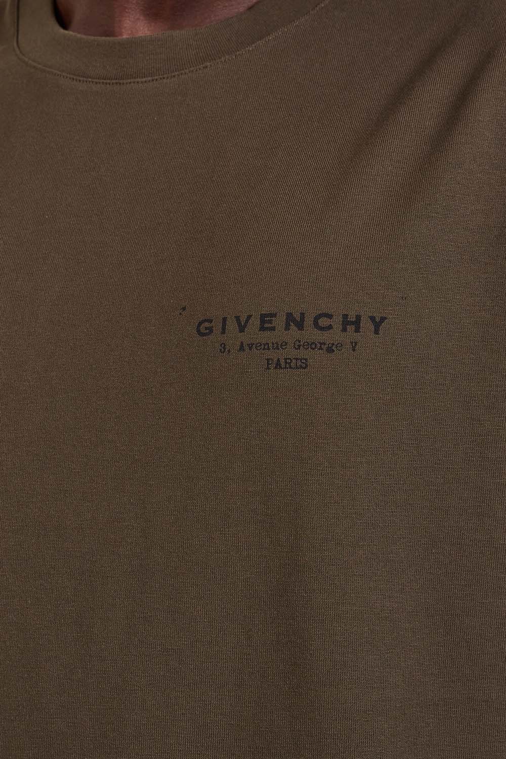 תמונת תקריב דוגמן של חולצת טי