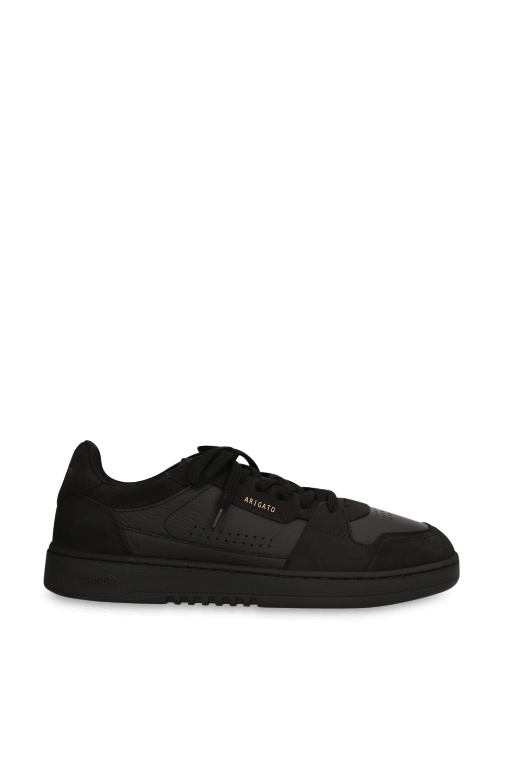 תמונה קידמית של נעלי סניקרס