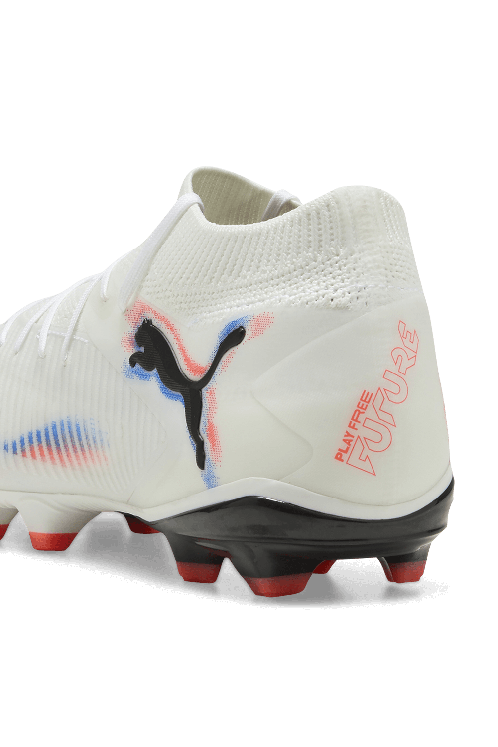 תמונת תקריב של נעלי כדורגל פיוצ'ר 8 פרו