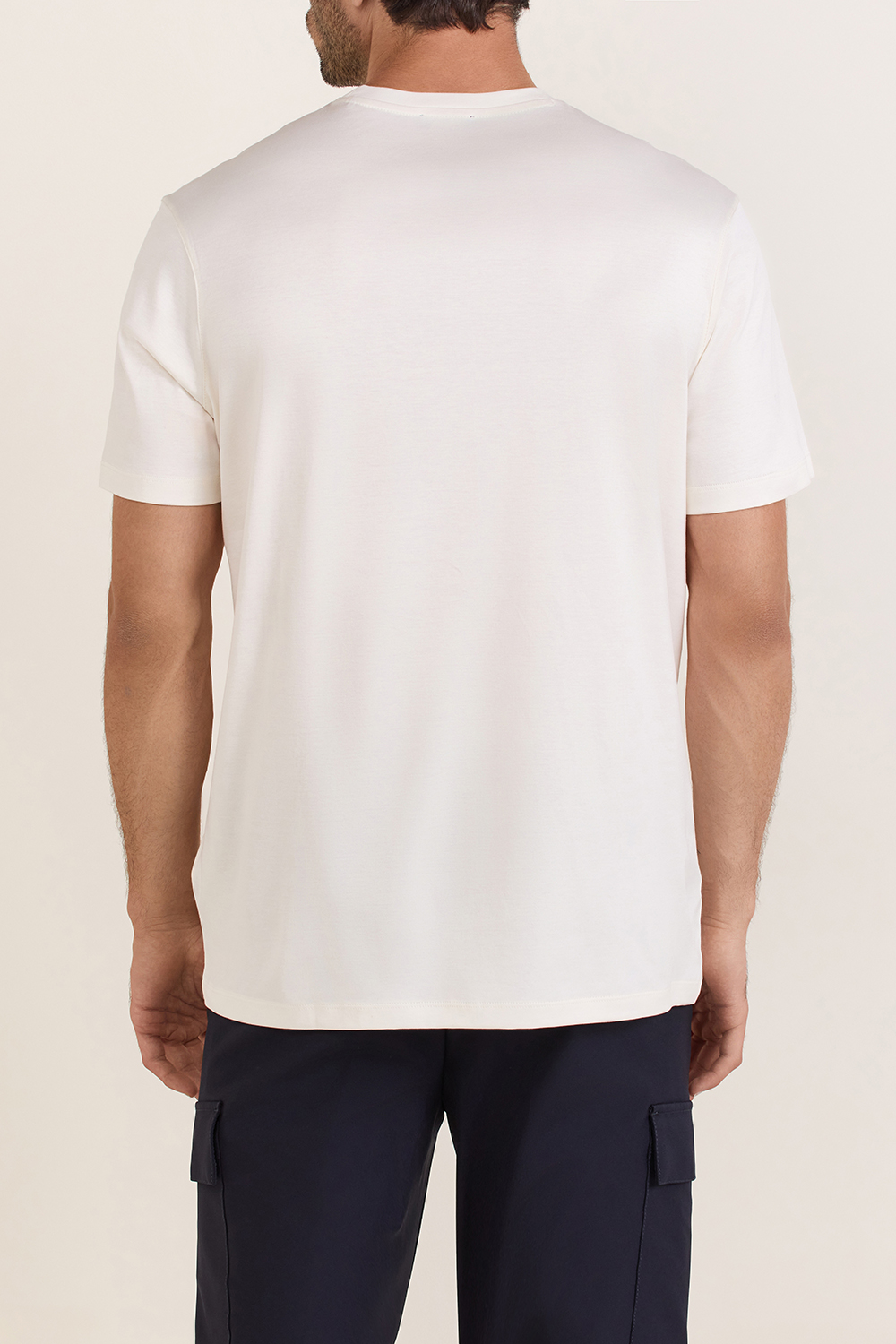 תמונת דוגמן אחורית של חולצת טי