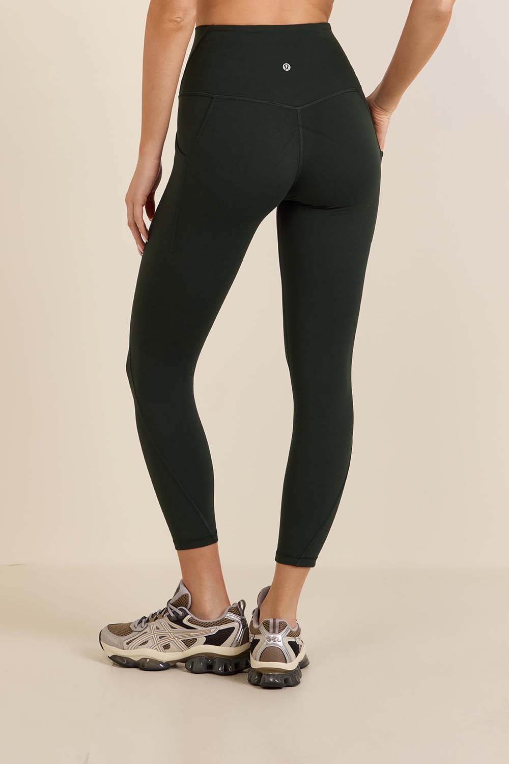 תמונת דוגמן אחורית של lululemon Align™ High-Rise Pant 25 Pockets