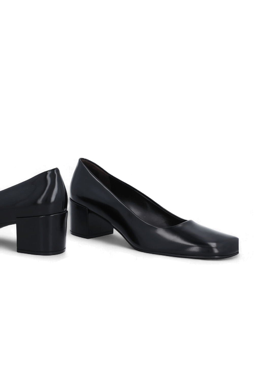 תמונת תקריב של נעלי עקב פנלופה