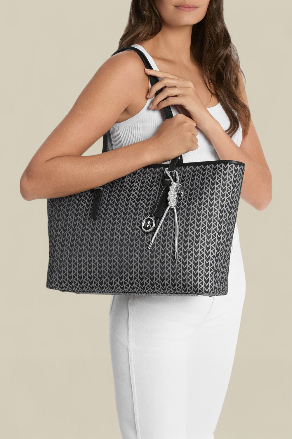 תמונת דוגמן קידמית של תיק כתף קווין לארג'