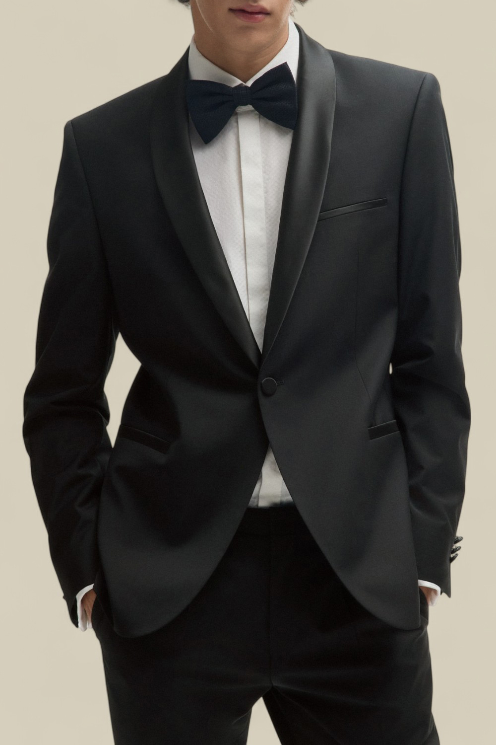 תמונת דוגמן קידמית של בלייזר מחויט