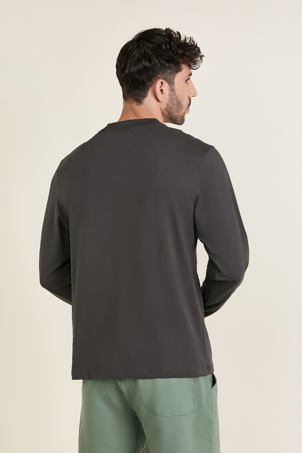 תמונת דוגמן אחורית של Zeroed In Long-Sleeve Shirt