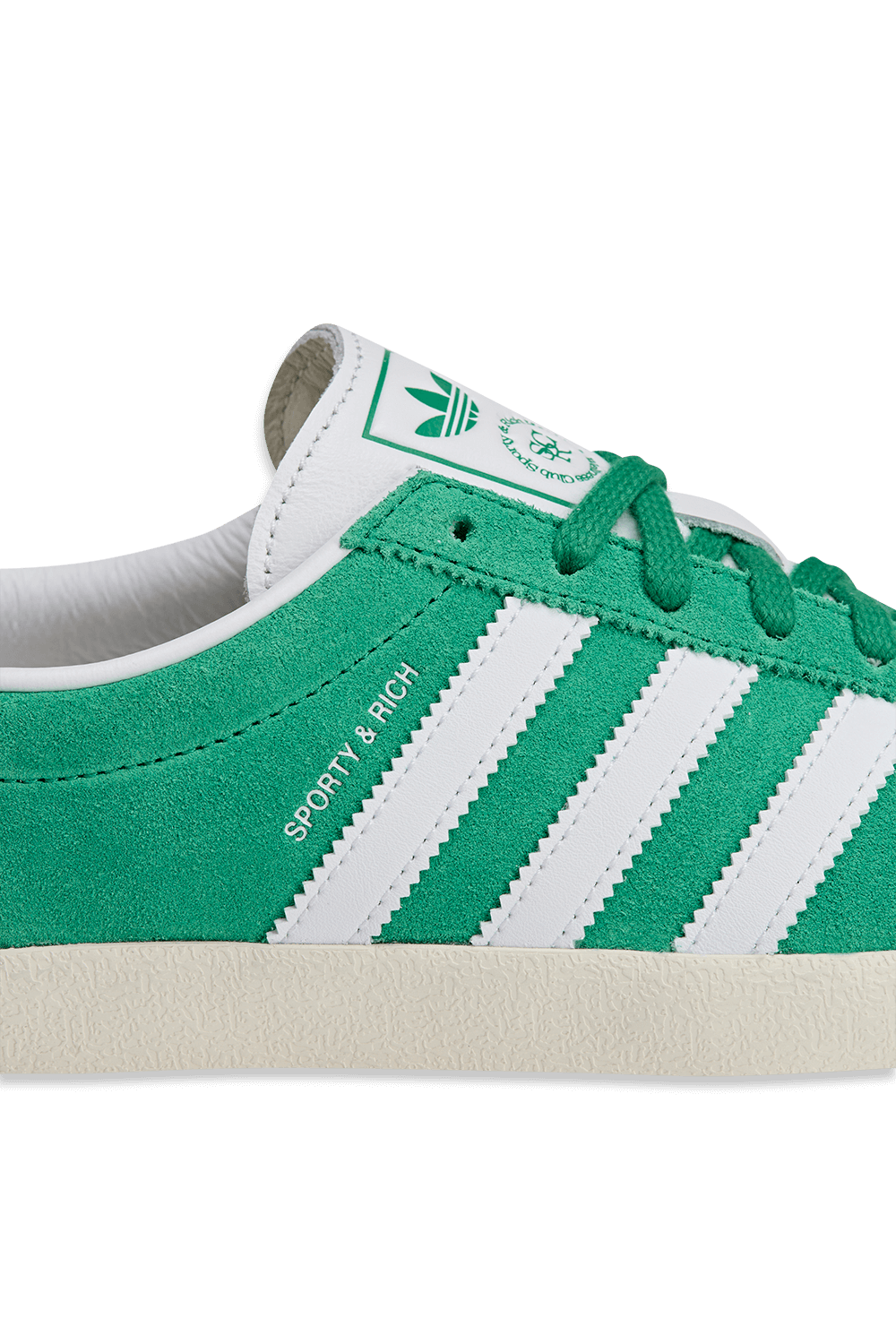 תמונת פנים של ספורטי אנד ריץ' X אדידס נעלי סניקרס