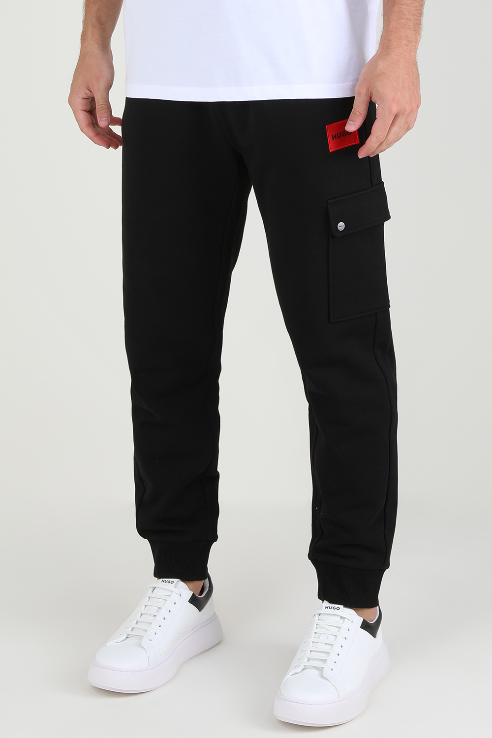 תמונת דוגמן קידמית של מכנסי טרנינג כותנה ארוכים