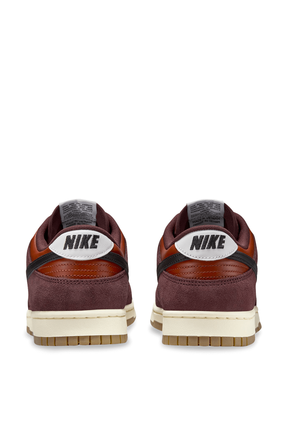 תמונת תקריב של נעלי סניקרס דאנק רטרו