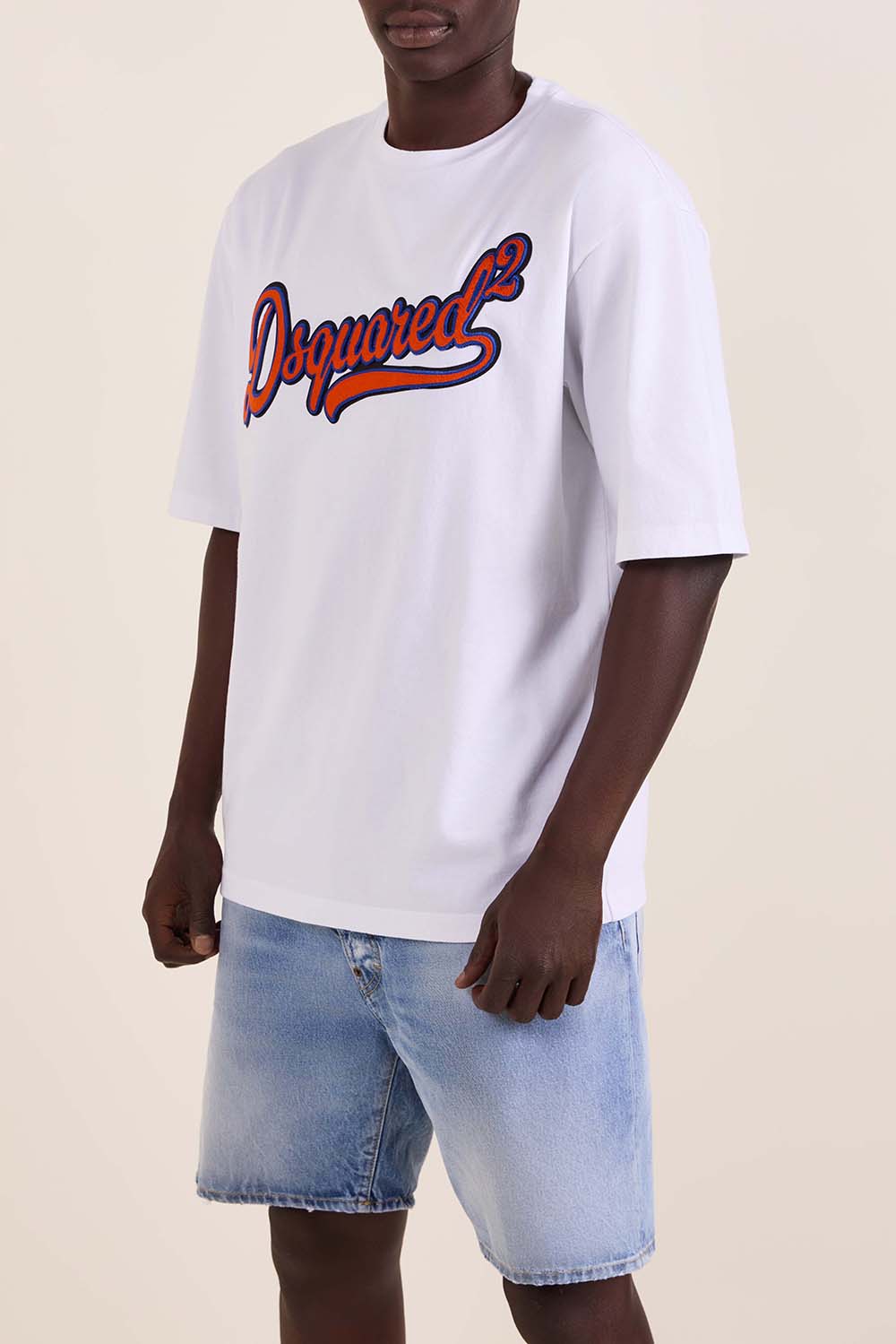 תמונת דוגמן קידמית של חולצת טי