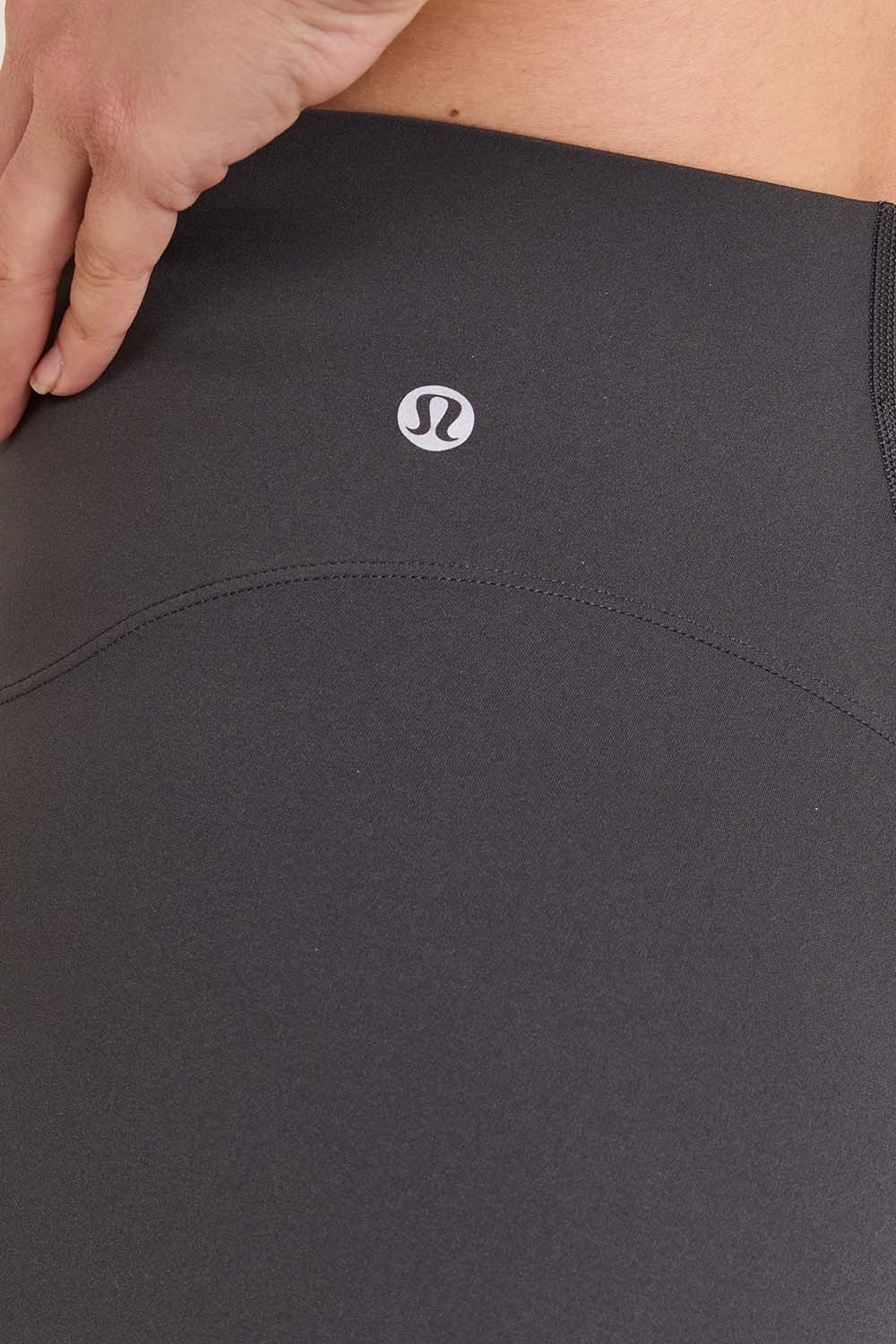 תמונת תקריב דוגמן של Glow Up™ Super-High-Rise Tight 28