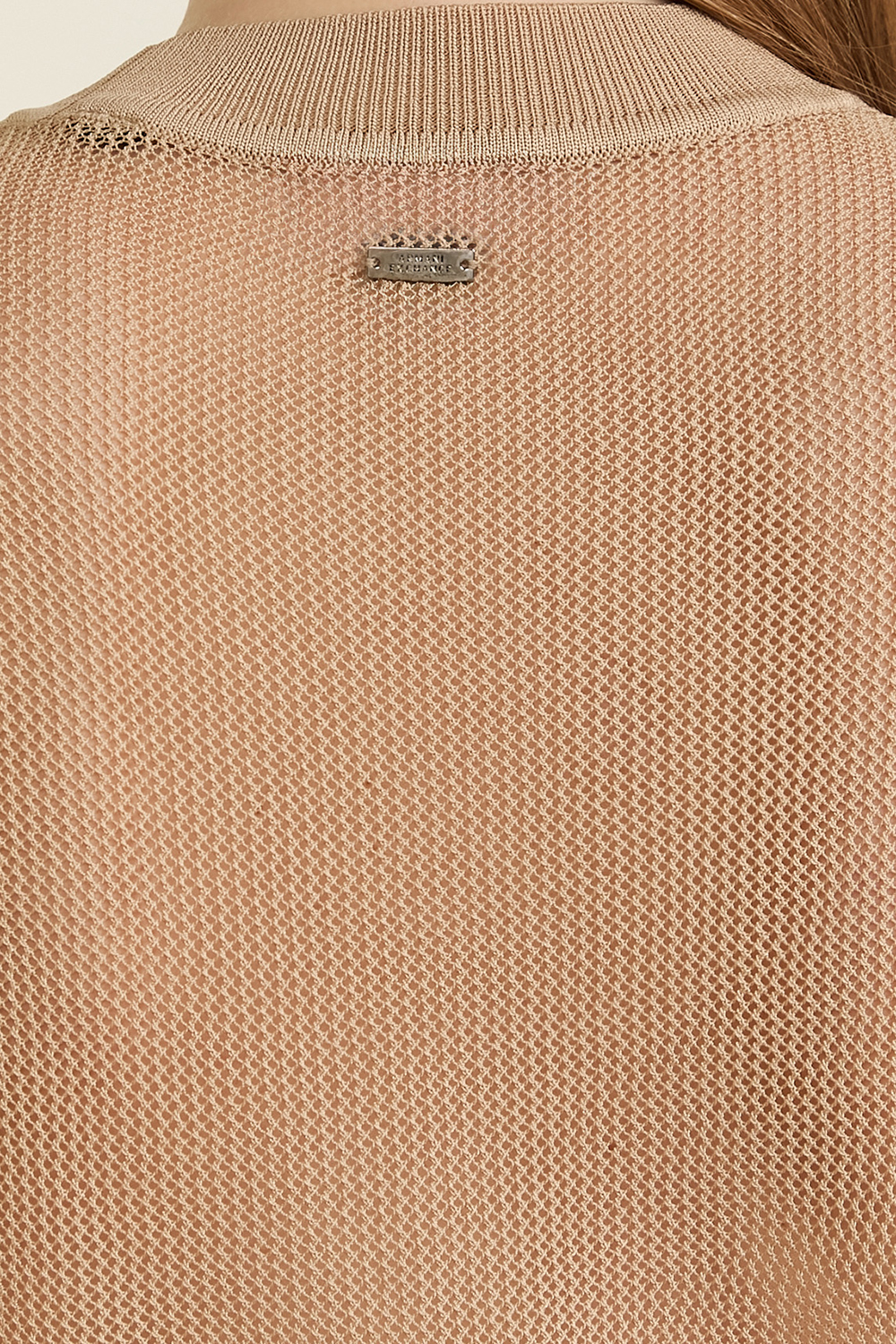 תמונת תקריב דוגמן של גופיית סריג רשת