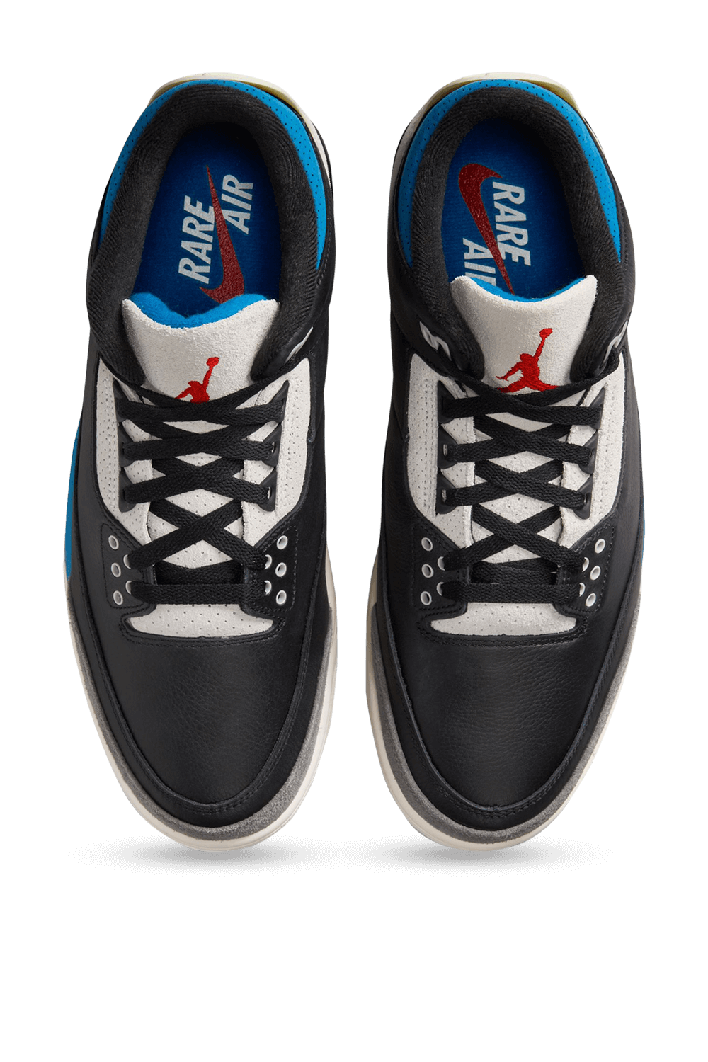 תמונת פנים של נעלי סניקרס אייר ג'ורדן 3 רטרו