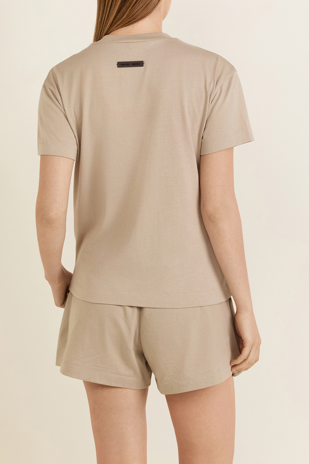 תמונת דוגמן אחורית של חולצת טי