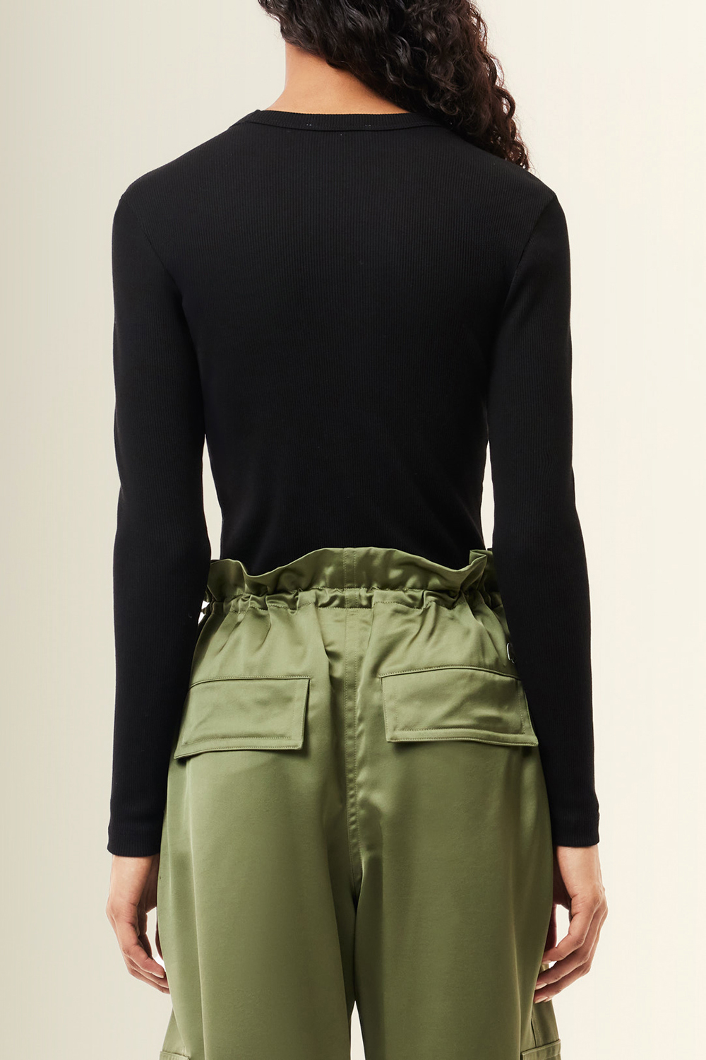 תמונת דוגמן אחורית של חולצת טי ארוכה ריב