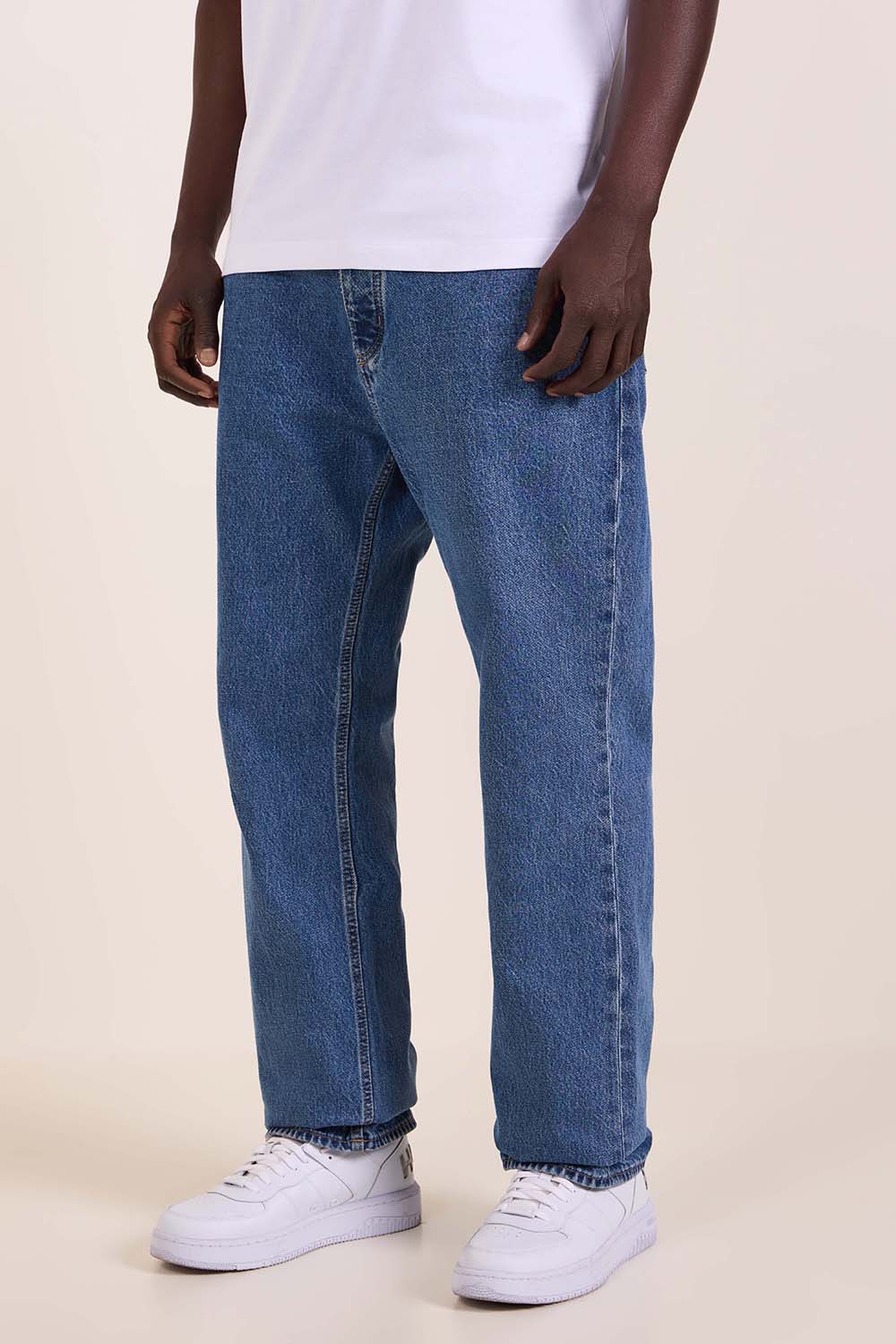 תמונת דוגמן קידמית של מכנסי ג'ינס