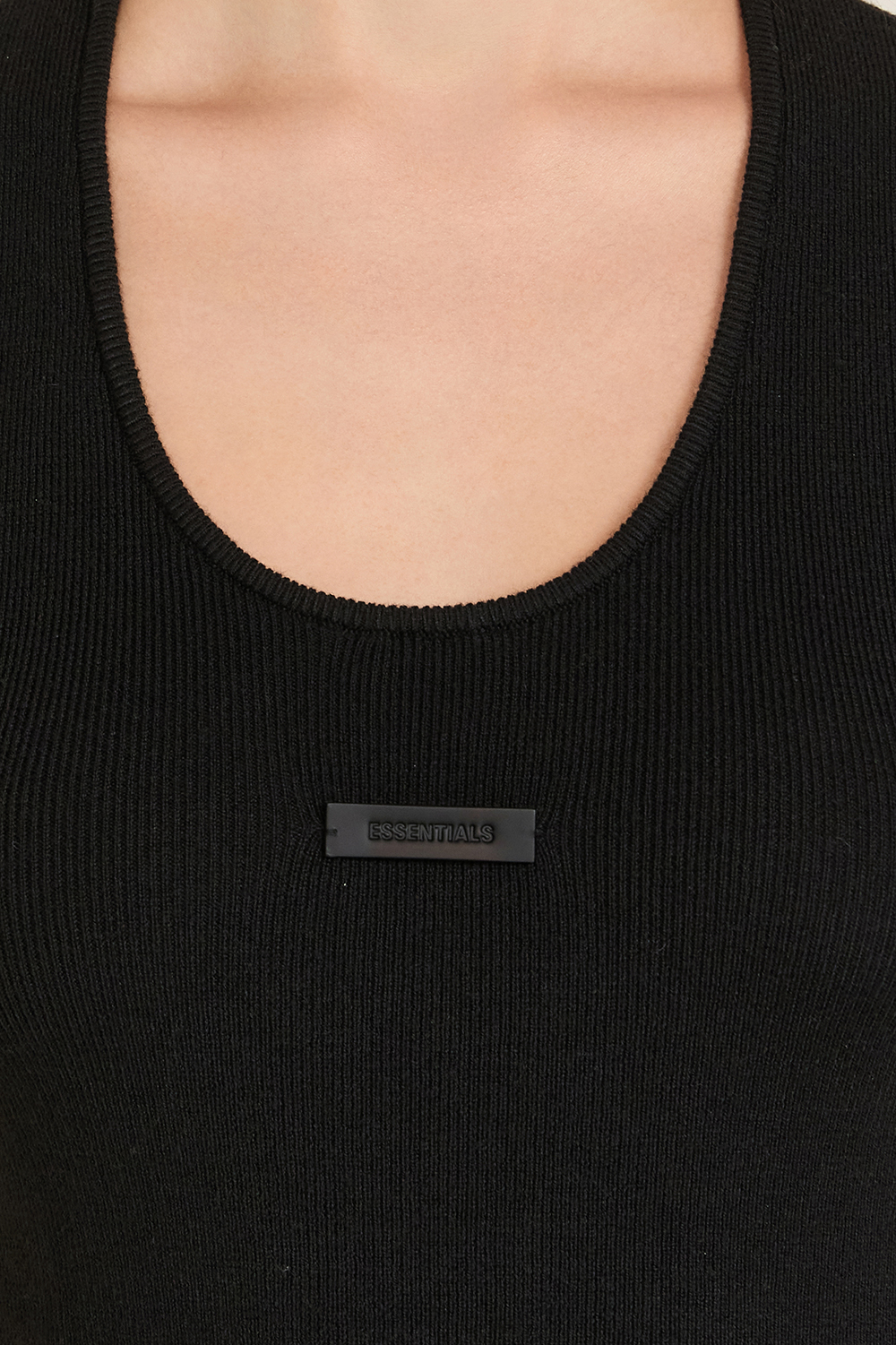 תמונת תקריב דוגמן של גופיית ריב