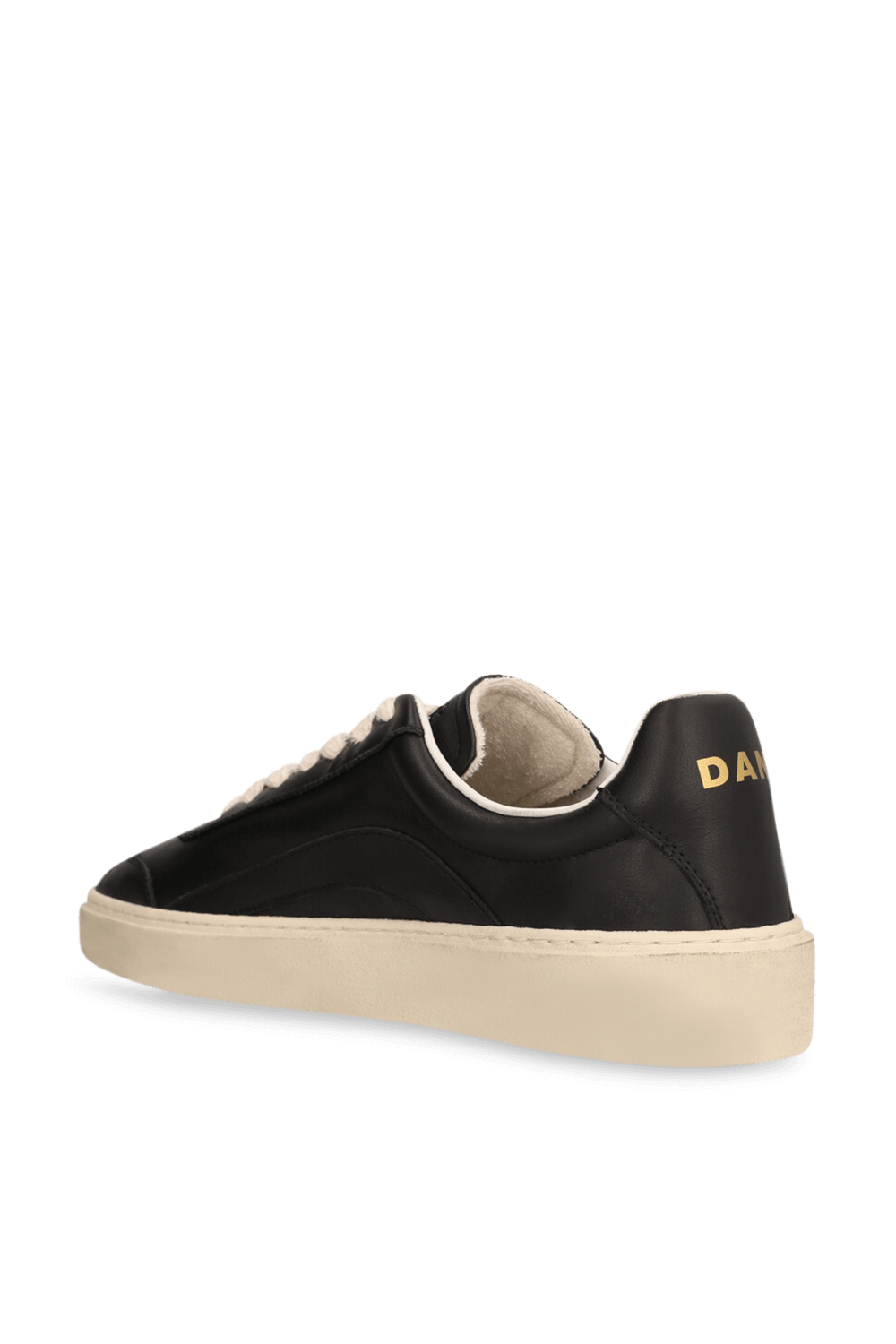 תמונה אחורית של נעלי סניקרס