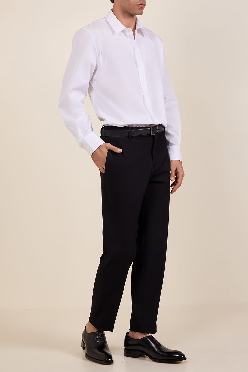 תמונת דוגמן קידמית של נעלי אוקספורד אלגנטיות