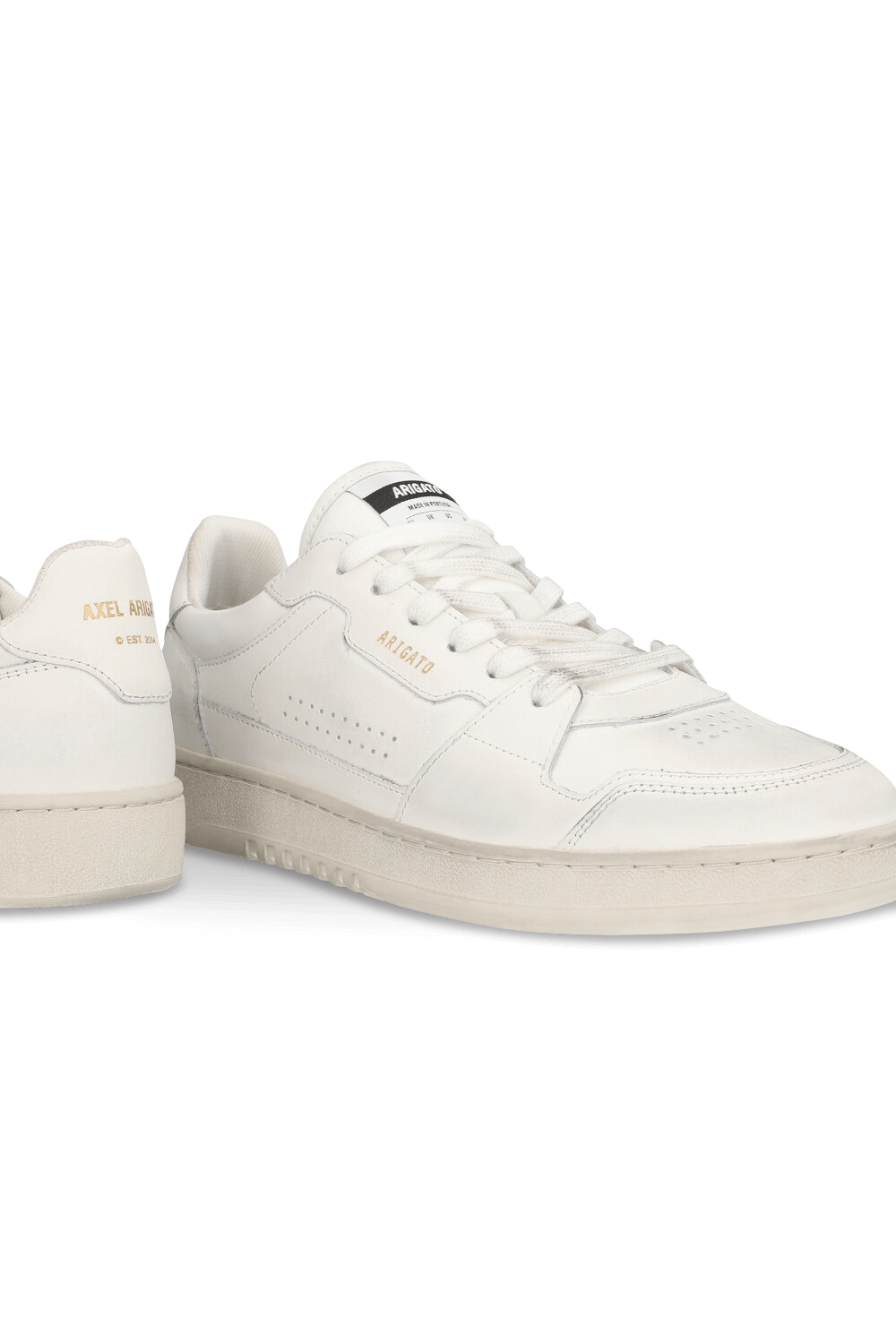 תמונת תקריב של נעלי סניקרס