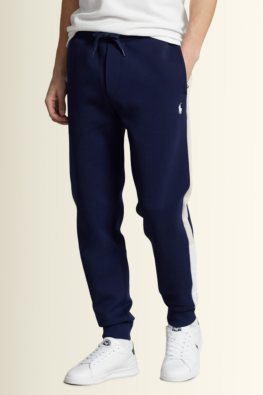 תמונת דוגמן קידמית של פולו רלף לורן X ווימבלדון מכנסי ג'וג