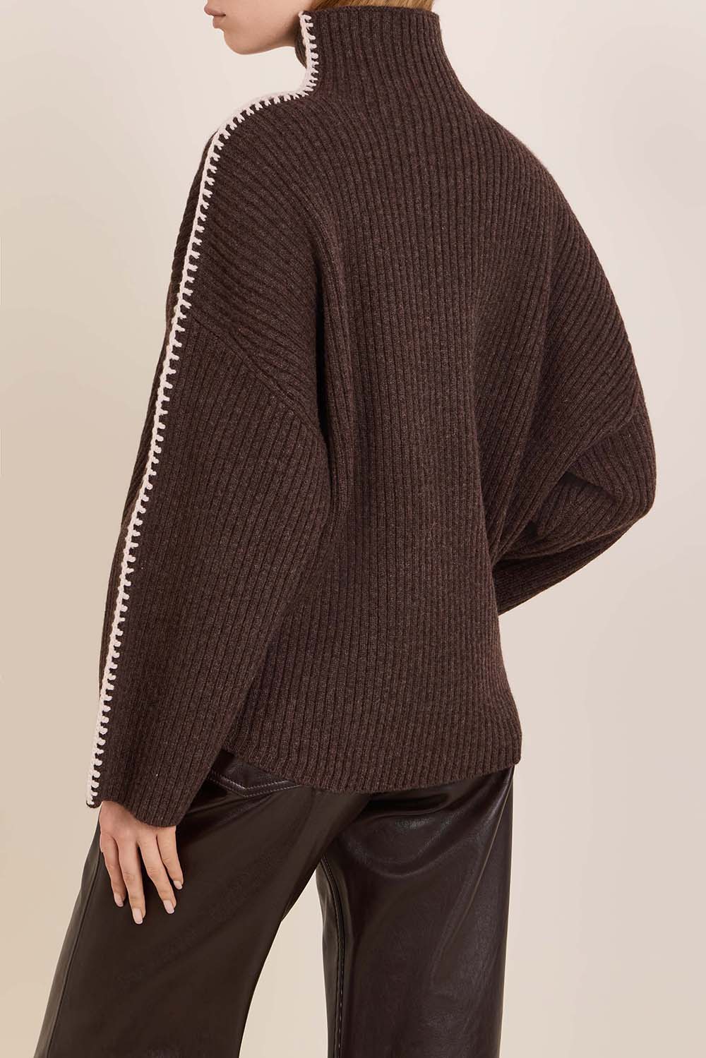 תמונת דוגמן אחורית של סריג גולף