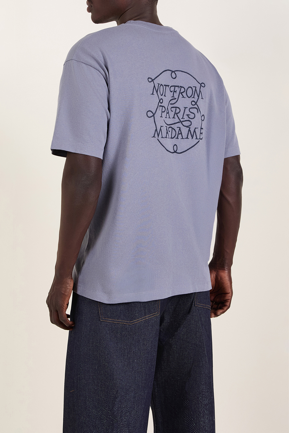 תמונת תקריב דוגמן של חולצת טי