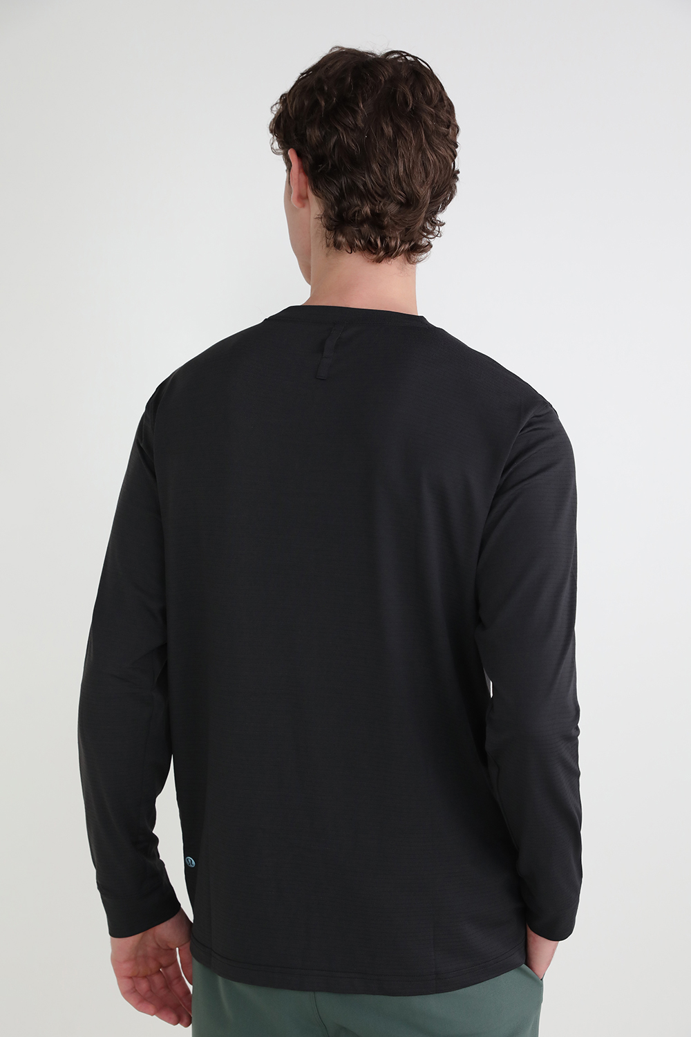 תמונת דוגמן אחורית של License to Train Relaxed Long-Sleeve