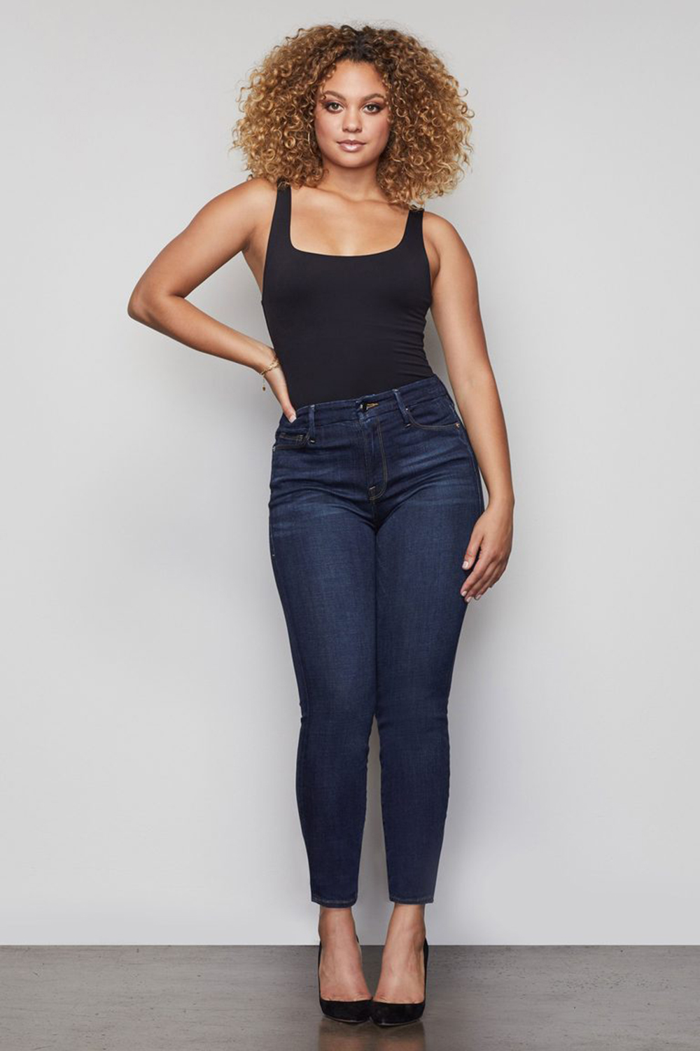 בגד גוף עם כתפיות בגוון שחור