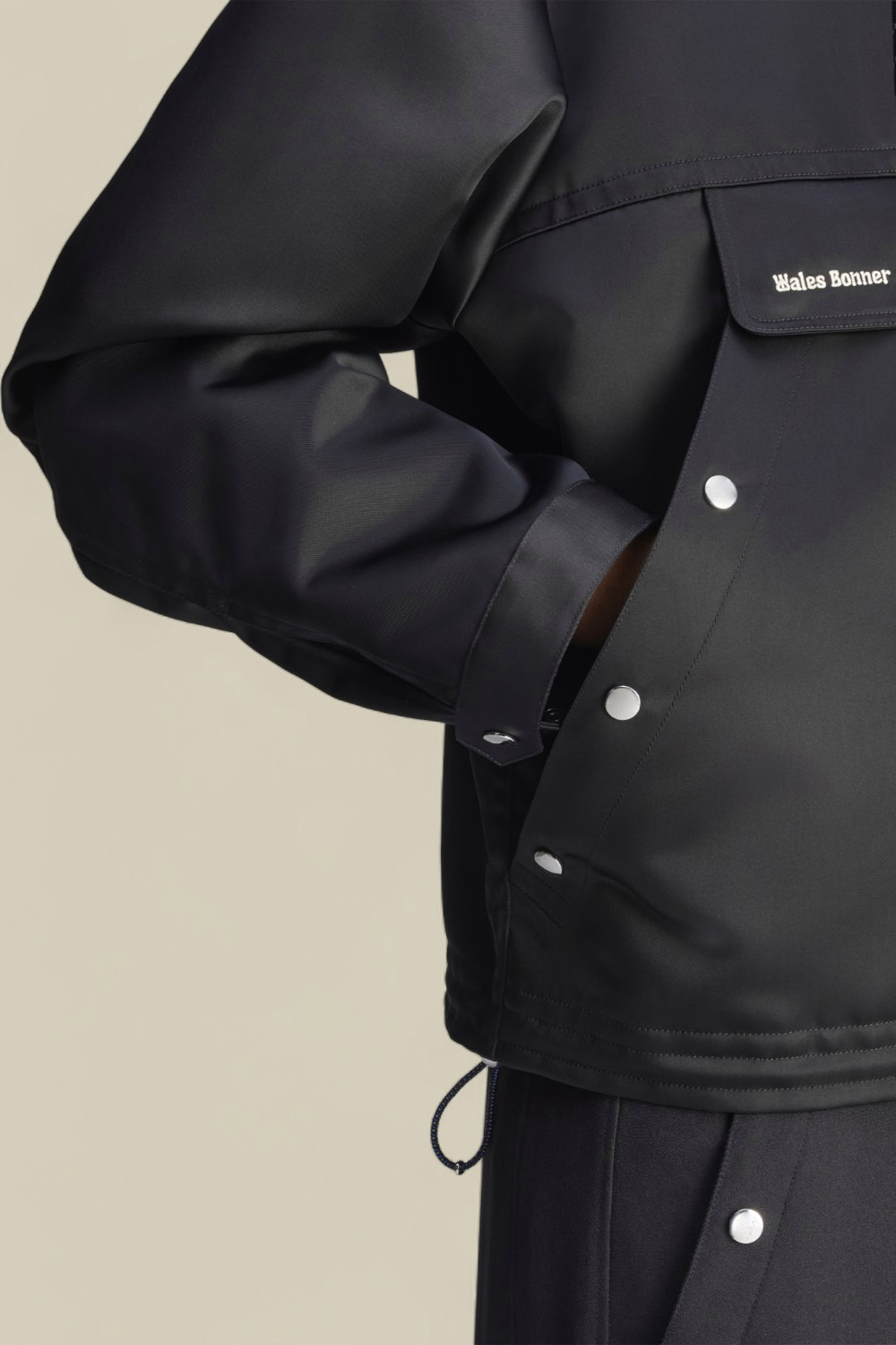 אדידס X וולס בונר סווטשירט קפוצ'ון