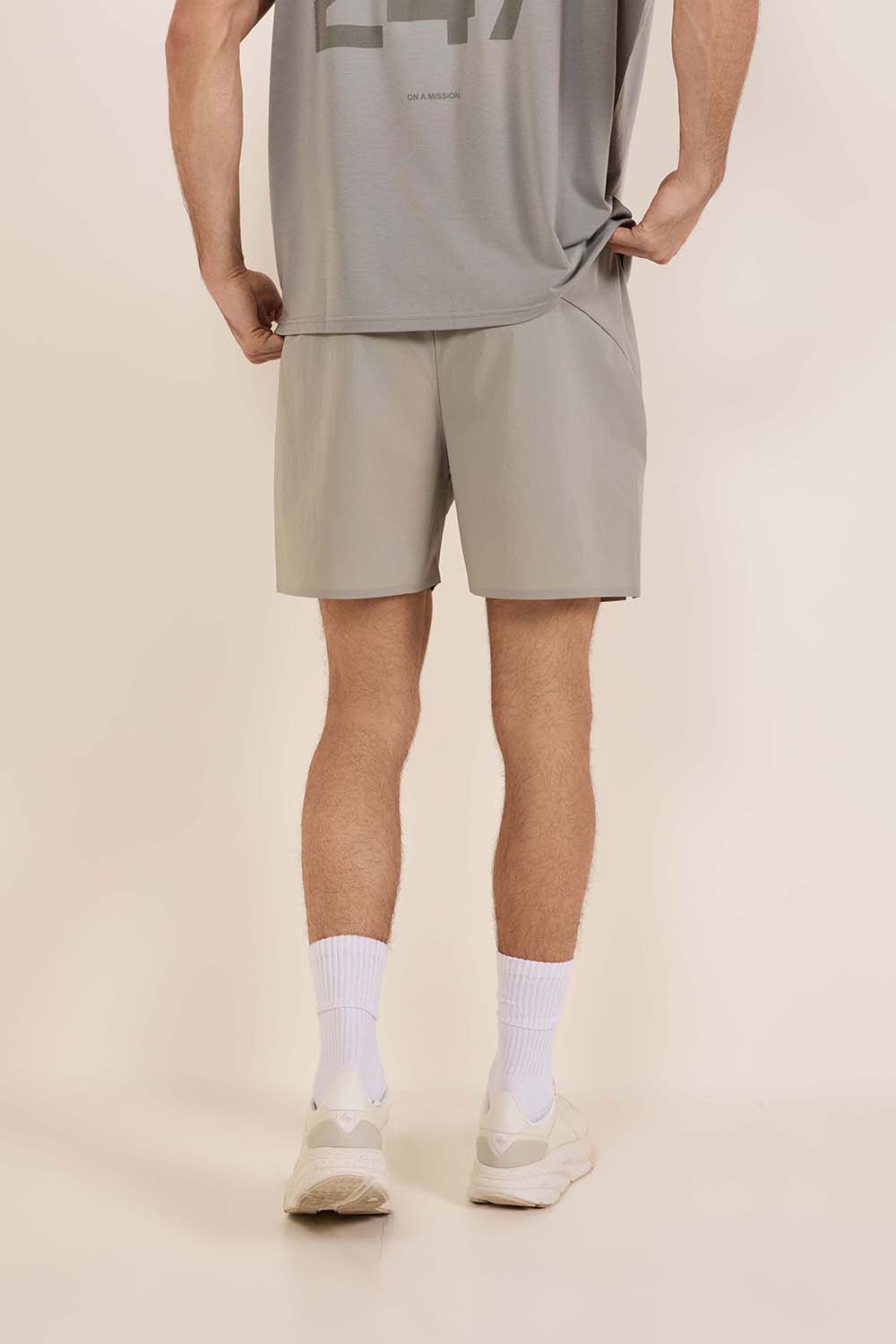 מכנסי אימון קצרים