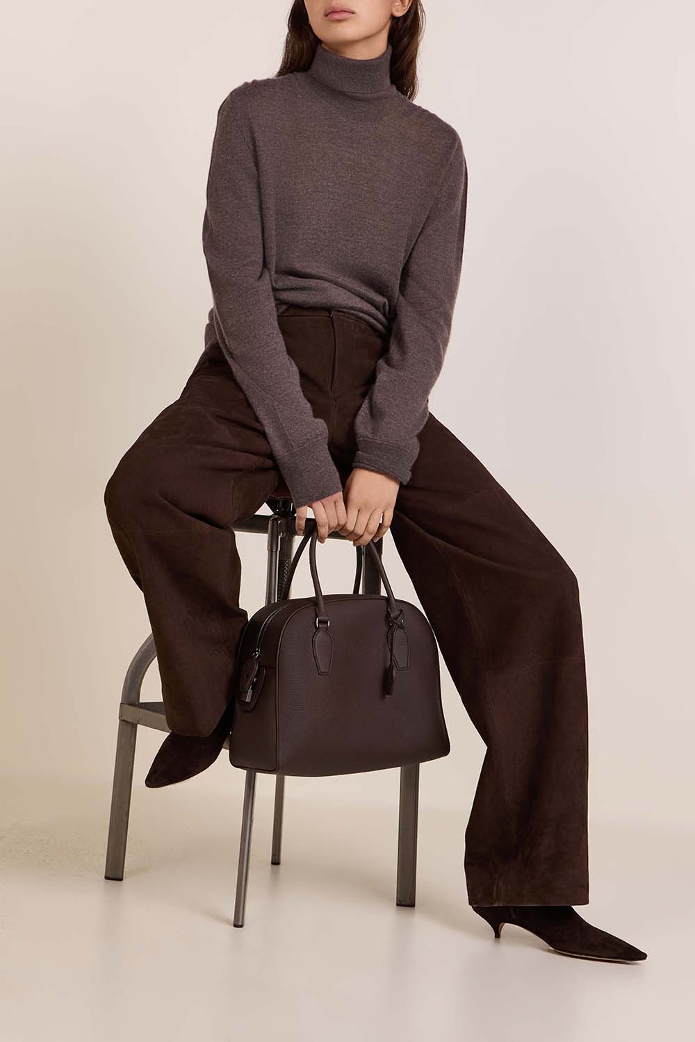 תמונת דוגמן קידמית של תיק נשיאה אינדיאה 12.00