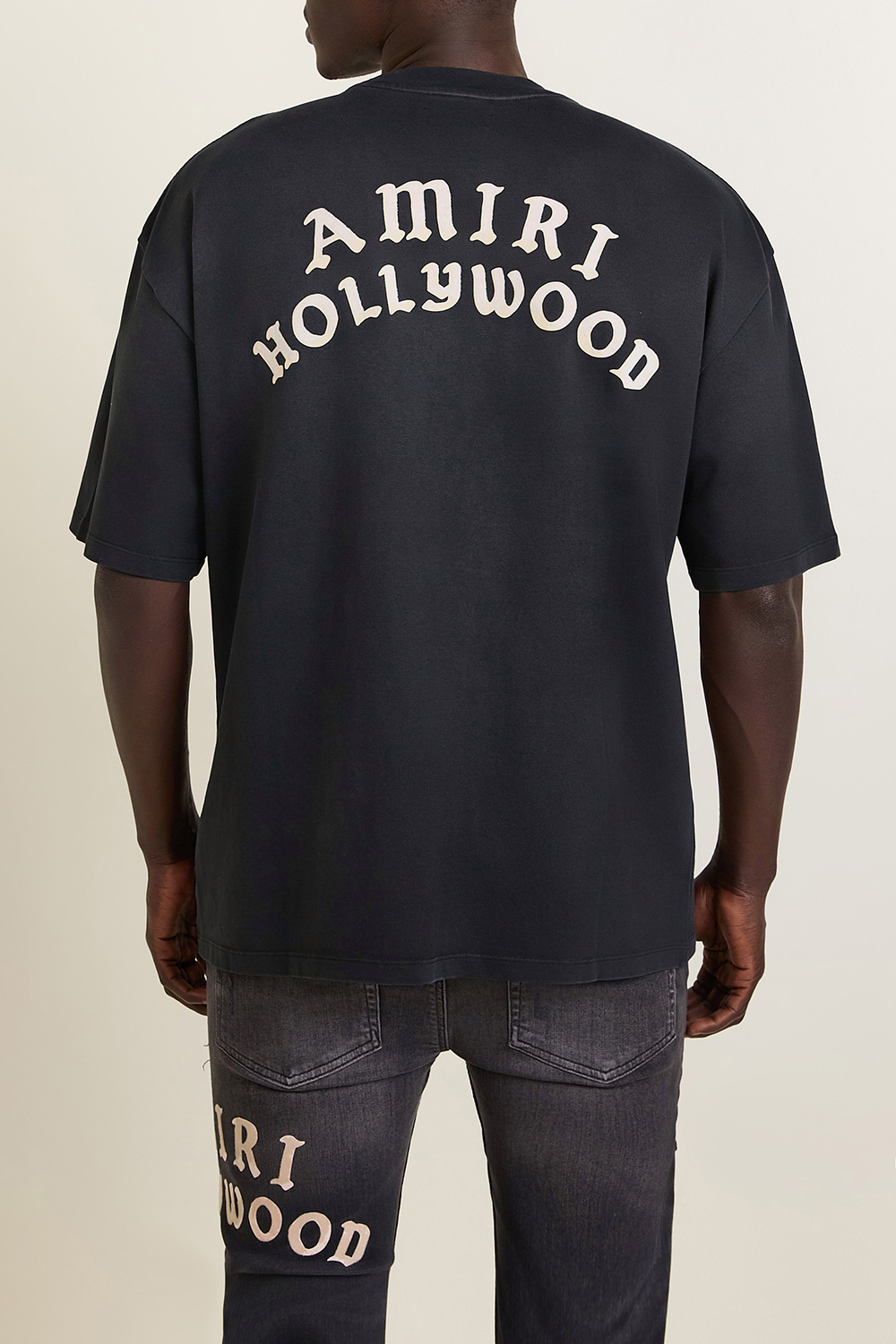 תמונת דוגמן אחורית של חולצת טי