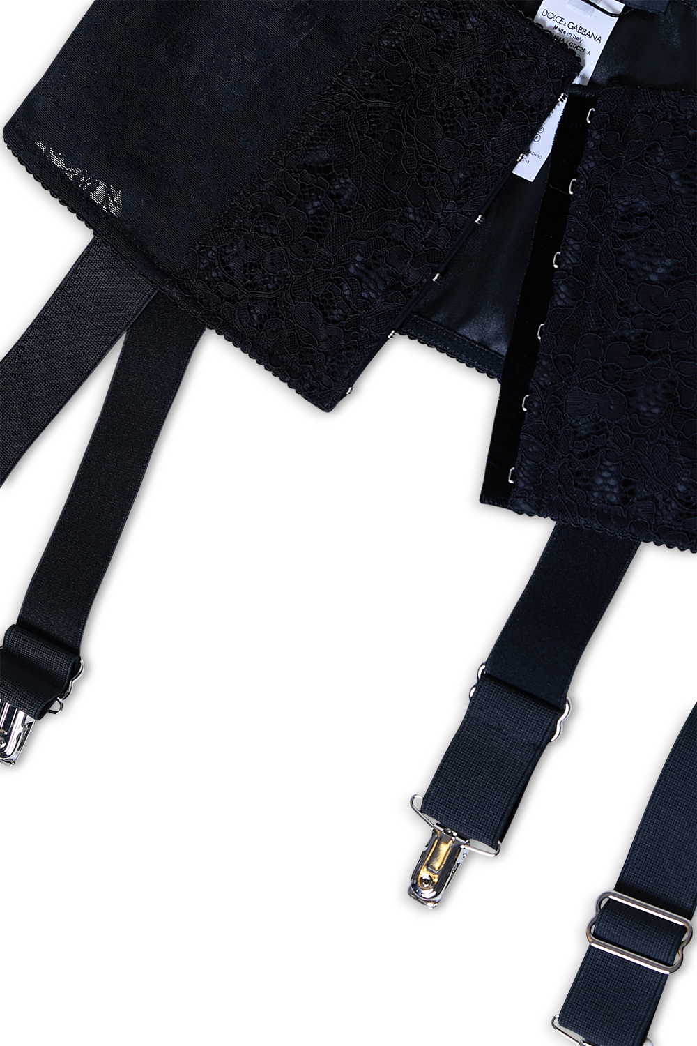 תמונת תקריב של חגורת מחוך עם ביריות