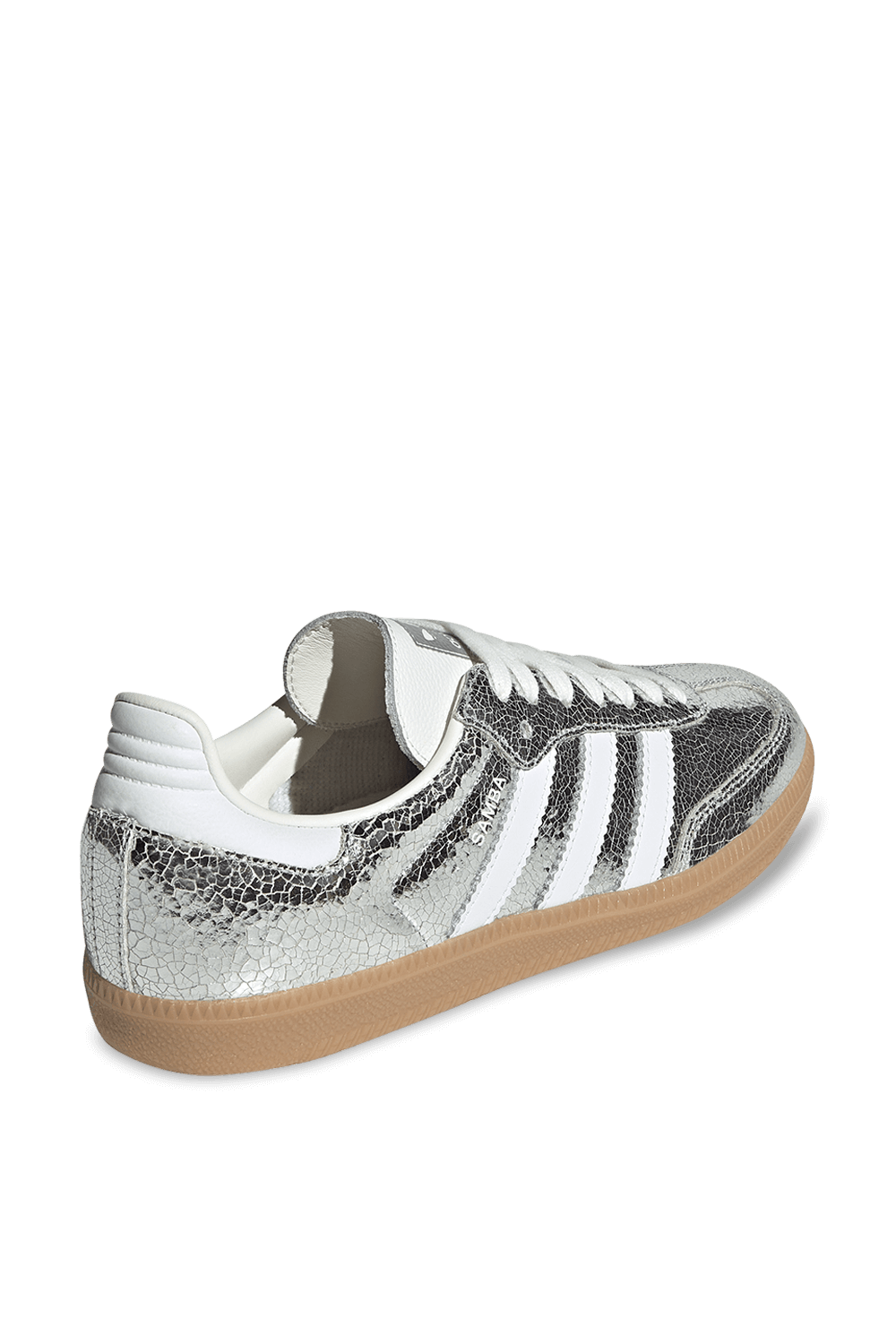 תמונת תקריב של נעלי סניקרס סמבה