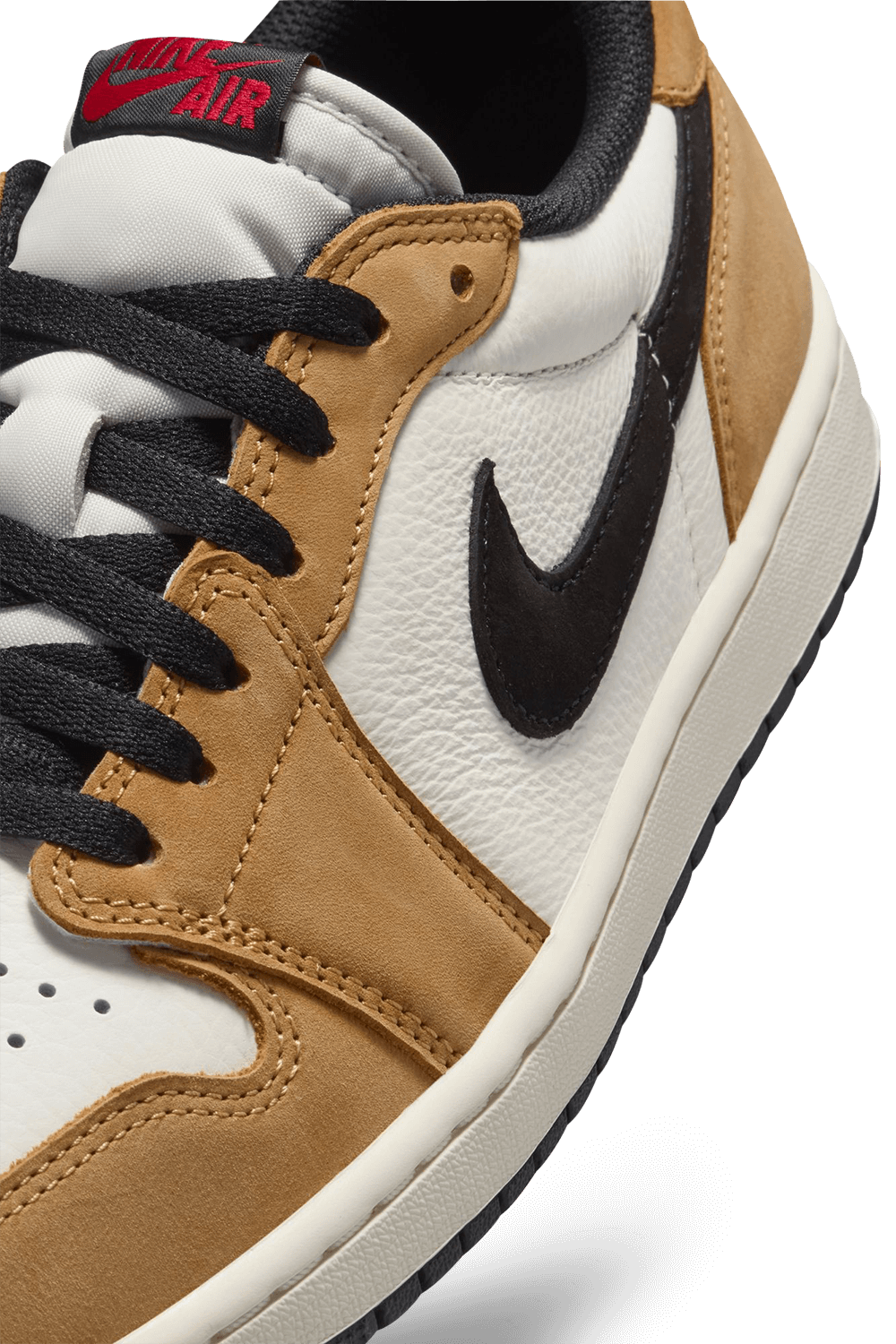 תמונת תקריב של נעלי סניקרס אייר ג'ורדן 1