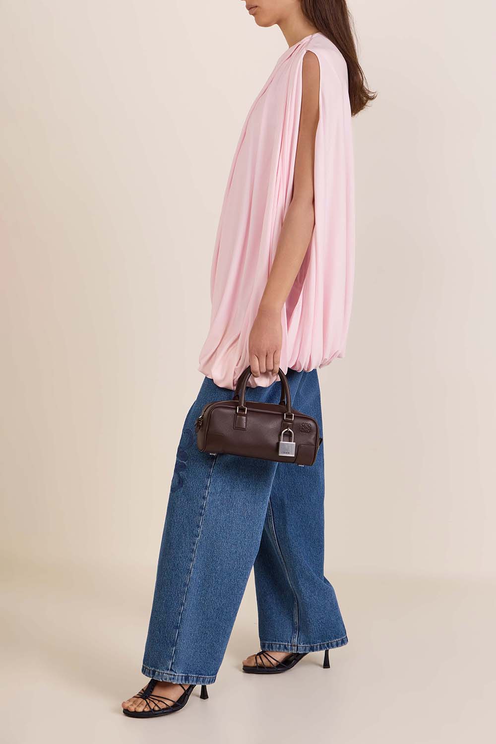 תמונת דוגמן קידמית של תיק אמזונה 23