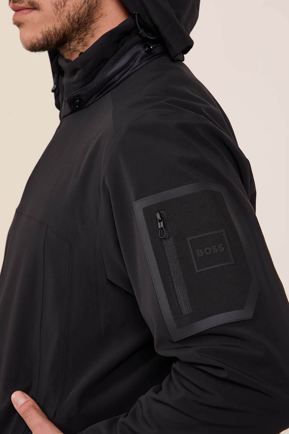 תמונת תקריב דוגמן של ז'קט רוח