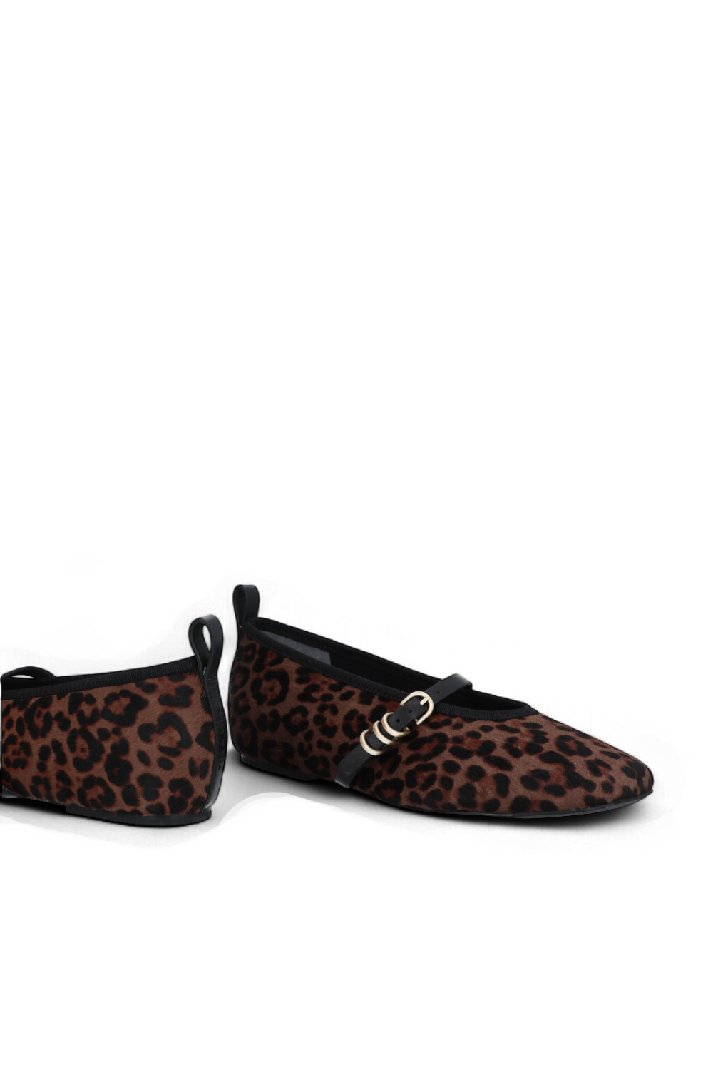 תמונת תקריב של נעלי מרי ג'יין