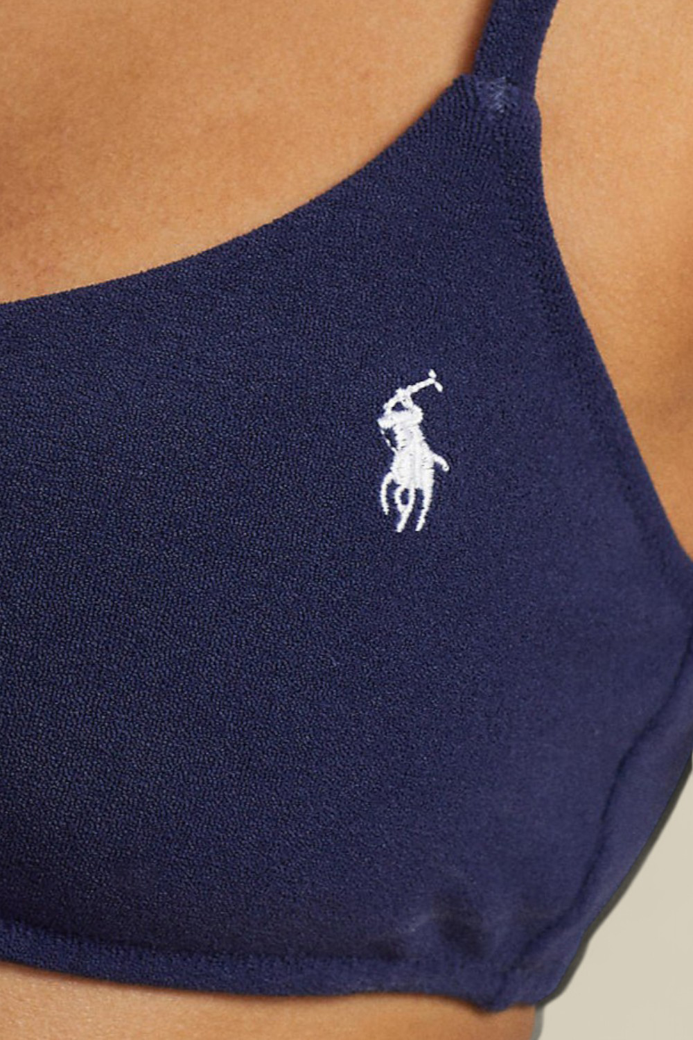 תמונת תקריב דוגמן של חזיית בגד ים ברלט