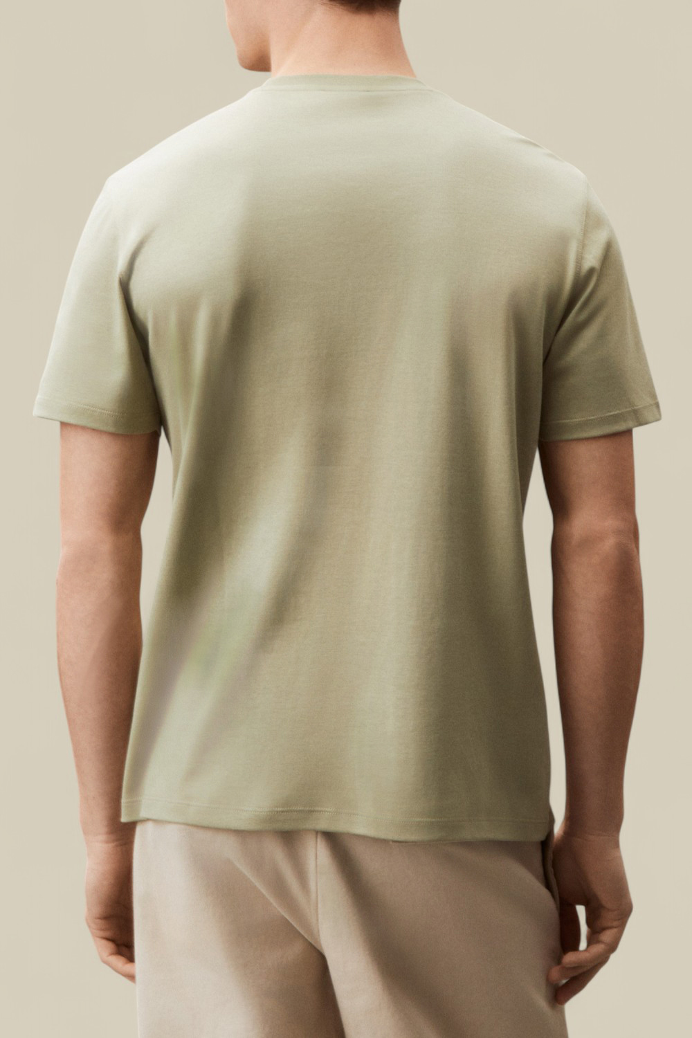 תמונת דוגמן אחורית של חולצת טי