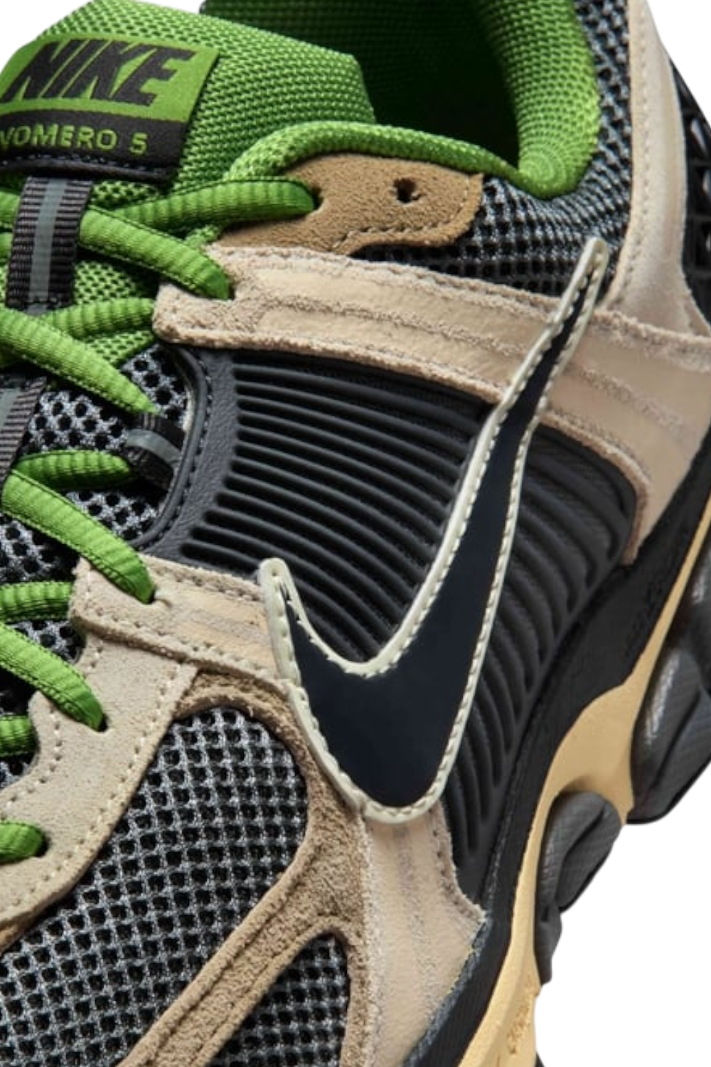 תמונת פנים של נעלי סניקרס זום וומרו 5