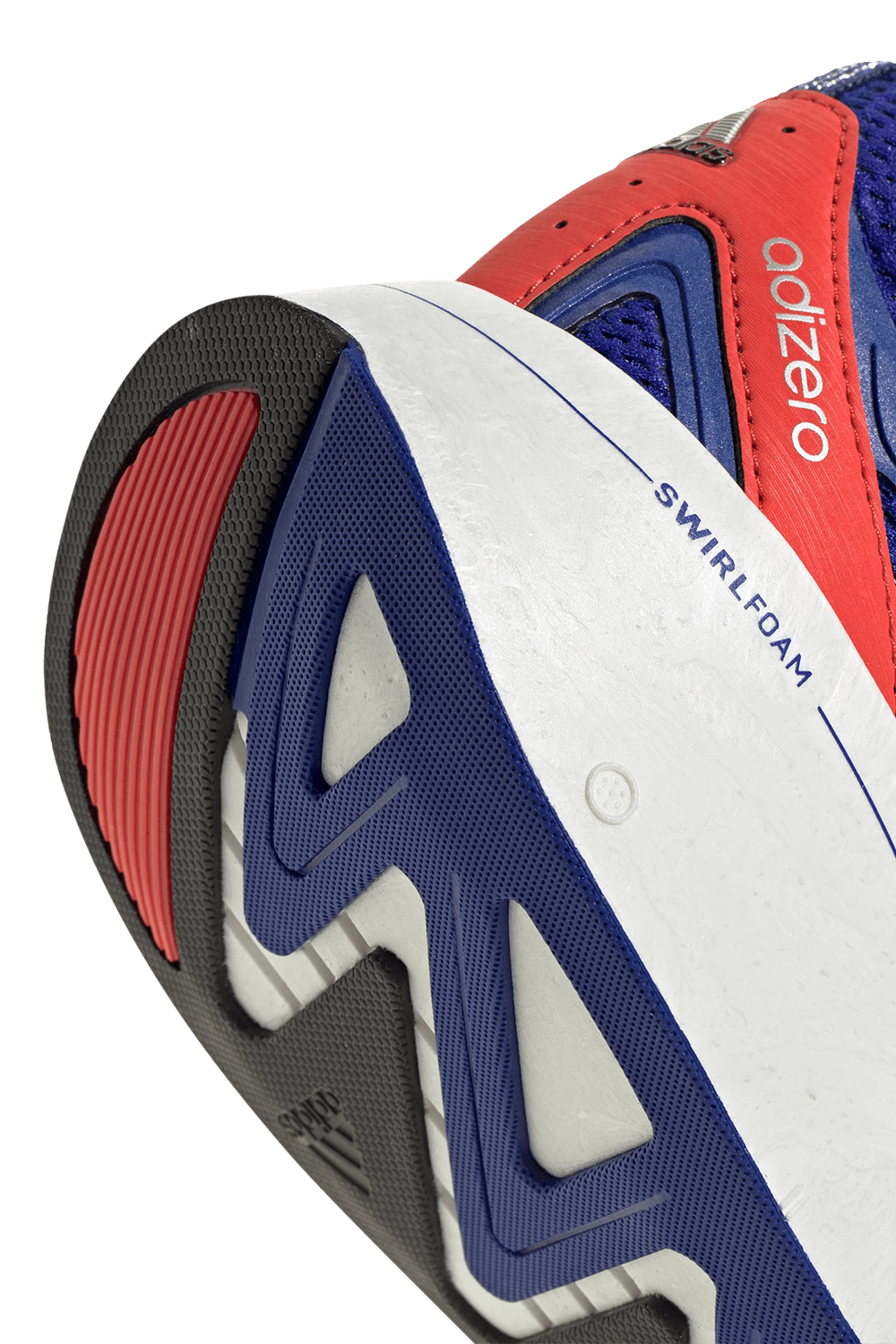 תמונת פנים של נעלי סניקרס אדיזרו