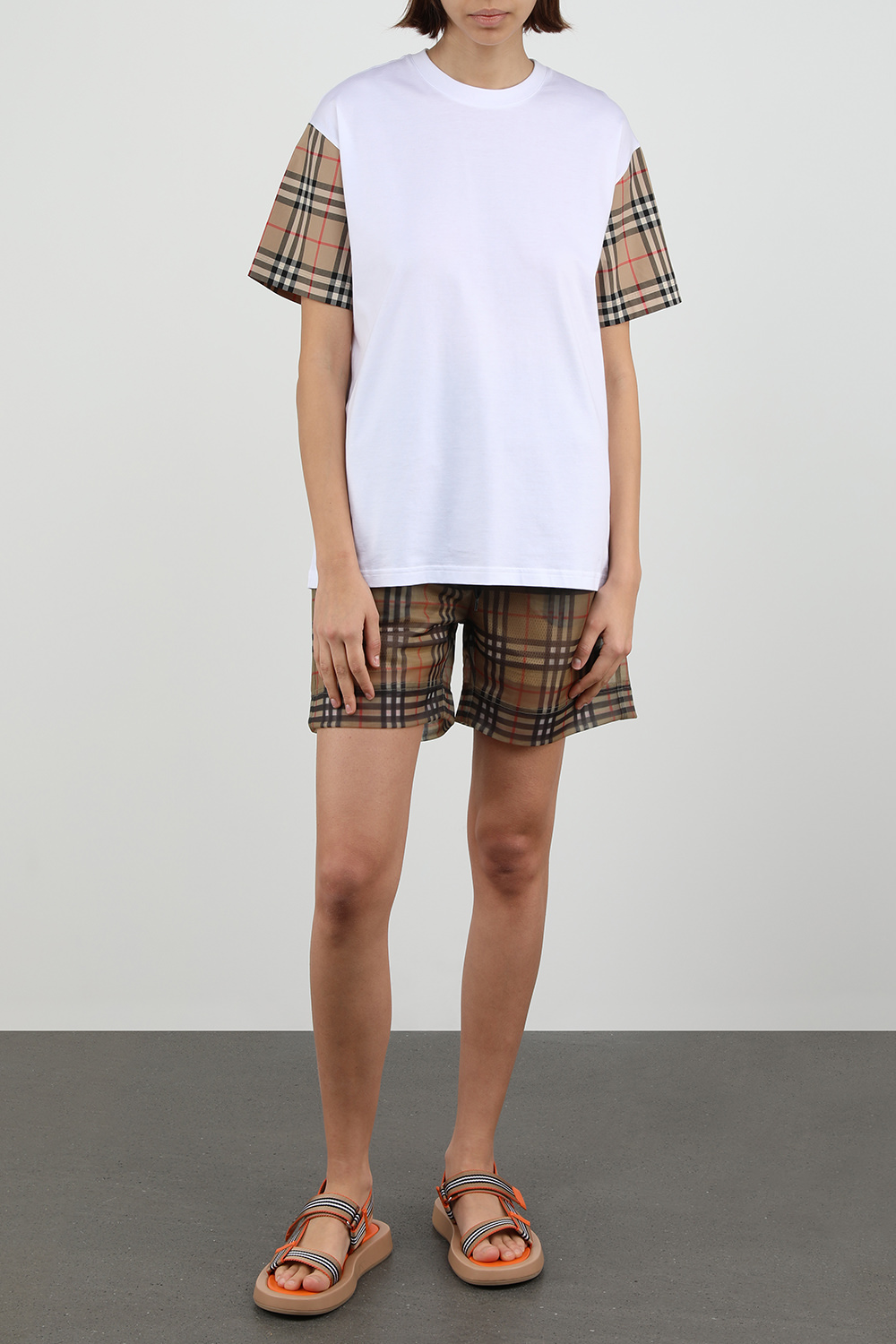 תמונת דוגמן קידמית של סנדלים עם רצועות בד