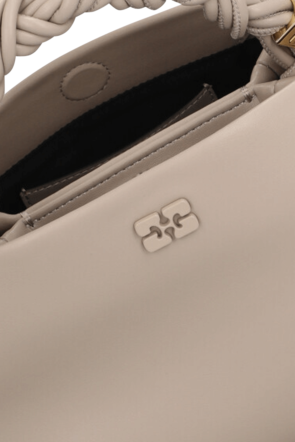 תמונת פנים של תיק בו סמול