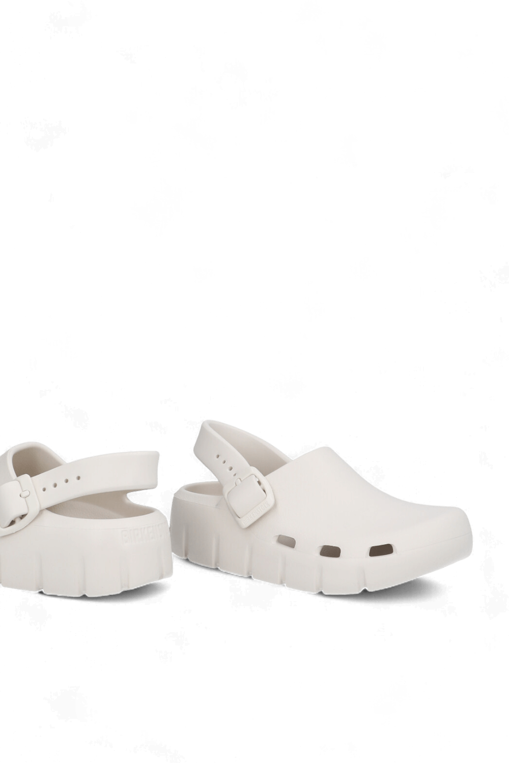 תמונת תקריב של נעלי בירקי פלואו - מידות 24-27