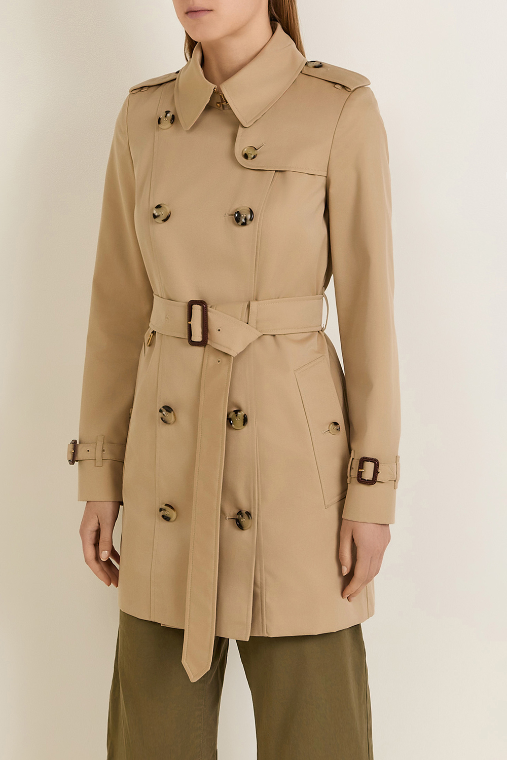 תמונת דוגמן קידמית של מעיל טרנץ'